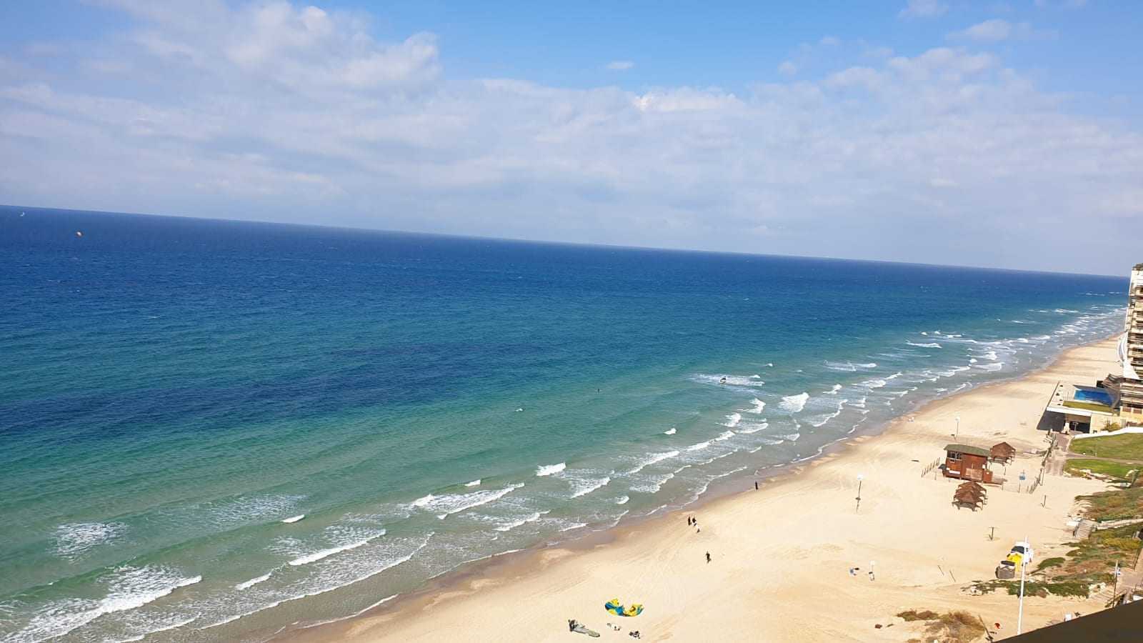 נוף לים מדירה למכירה באוקיאנוס פיתוח