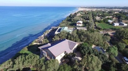 וילה למכירה קו ראשון לים בבית ינאי- לא אקטואלי