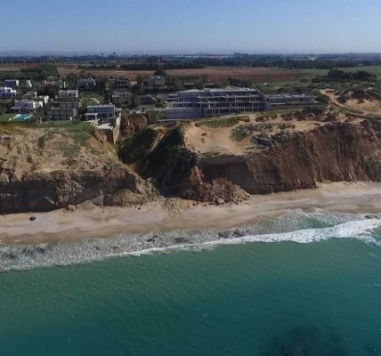 דירות יוקרה למכירה קו ראשון לים בארסוף