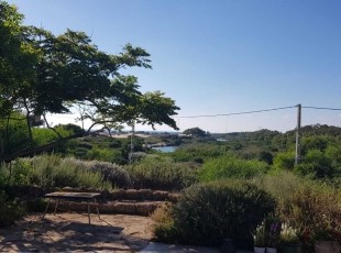 בית ומגרש למכירה בחופית צופה לשמורה ולים- לא אקטואלי